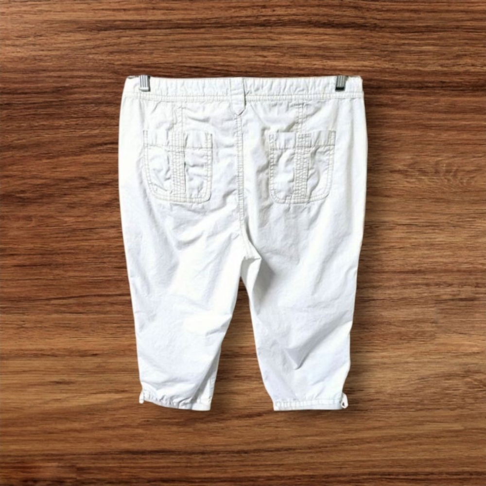 FRENCH CUFF Women's white Tie-โUpโCapris - Picture 11 of 13